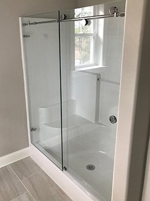 Frameless shower